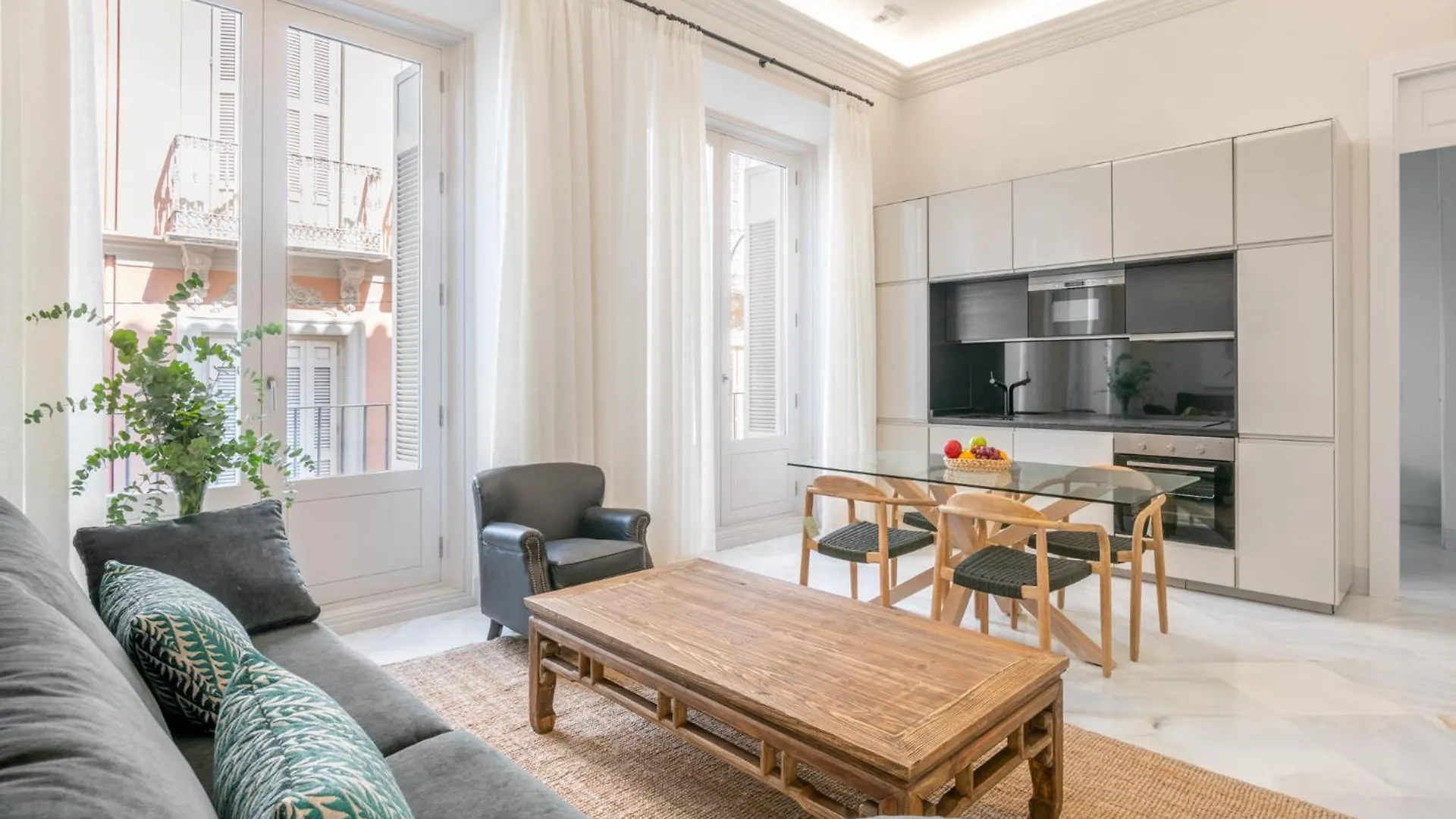 Apartamentos Pinar Malaga Centro